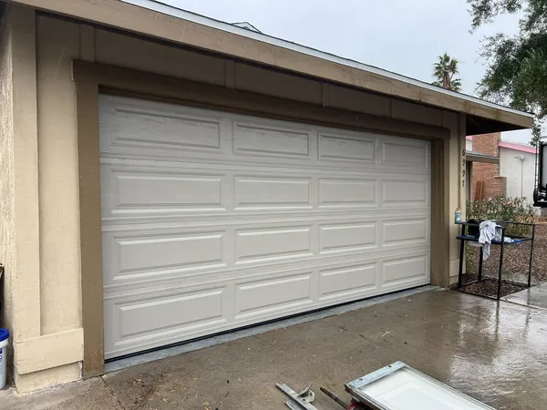 Commercial sectional door, high-bay service
